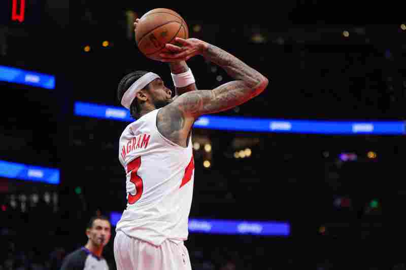 中距離命中率榜:鶯歌55%第1 東契奇53.8%第2 布克4 杜蘭特6 SGA7