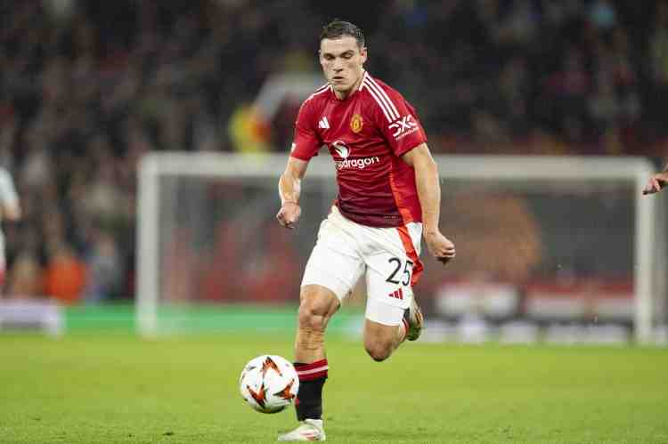 阿莫林:效力曼聯對烏加特來說是另一個世界,他需要提高表現