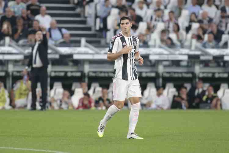 意媒:斯帕萊蒂對阿季奇的表現(xiàn)感到憤怒,不得不在半場就將他換下