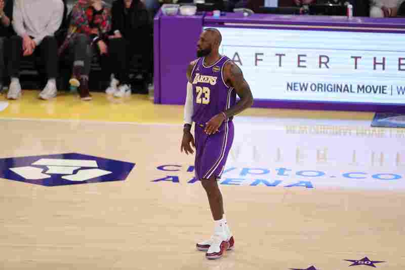 詹姆斯刷數據?路威:八村在小里在艾頓在 為什么詹姆斯必須下場